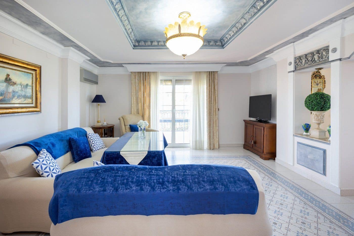 6 sypialnia Willa na sprzedaż w Gojar z basenem garażem - 699 900 € (Ref: 9534237)