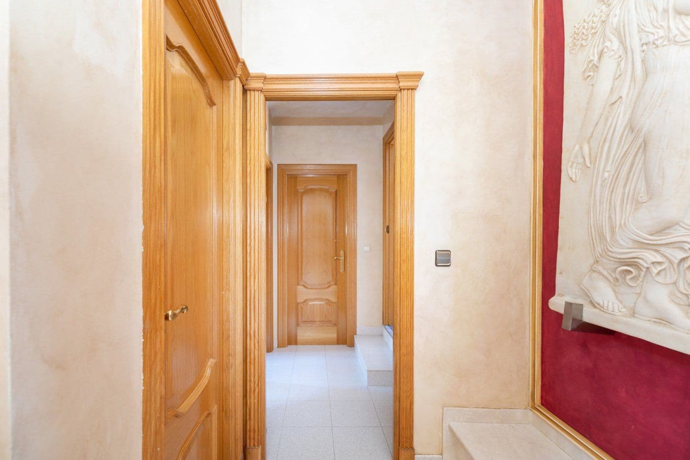 6 sypialnia Willa na sprzedaż w Gojar z basenem garażem - 699 900 € (Ref: 9534237)