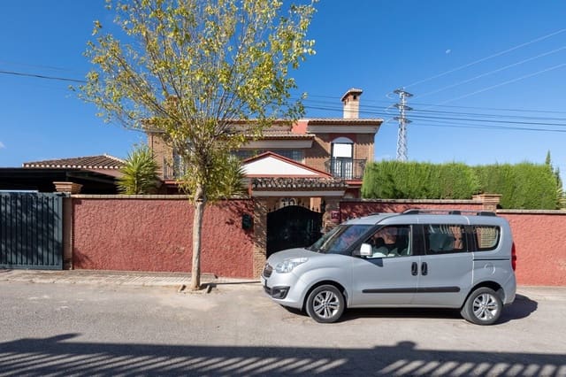 6 sypialnia Willa na sprzedaż w Gójar z basenem garażem - 699 900 € (Ref: 9534237)