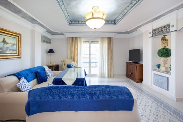 6 sypialnia Willa na sprzedaż w Gójar z basenem garażem - 699 900 € (Ref: 9534237)