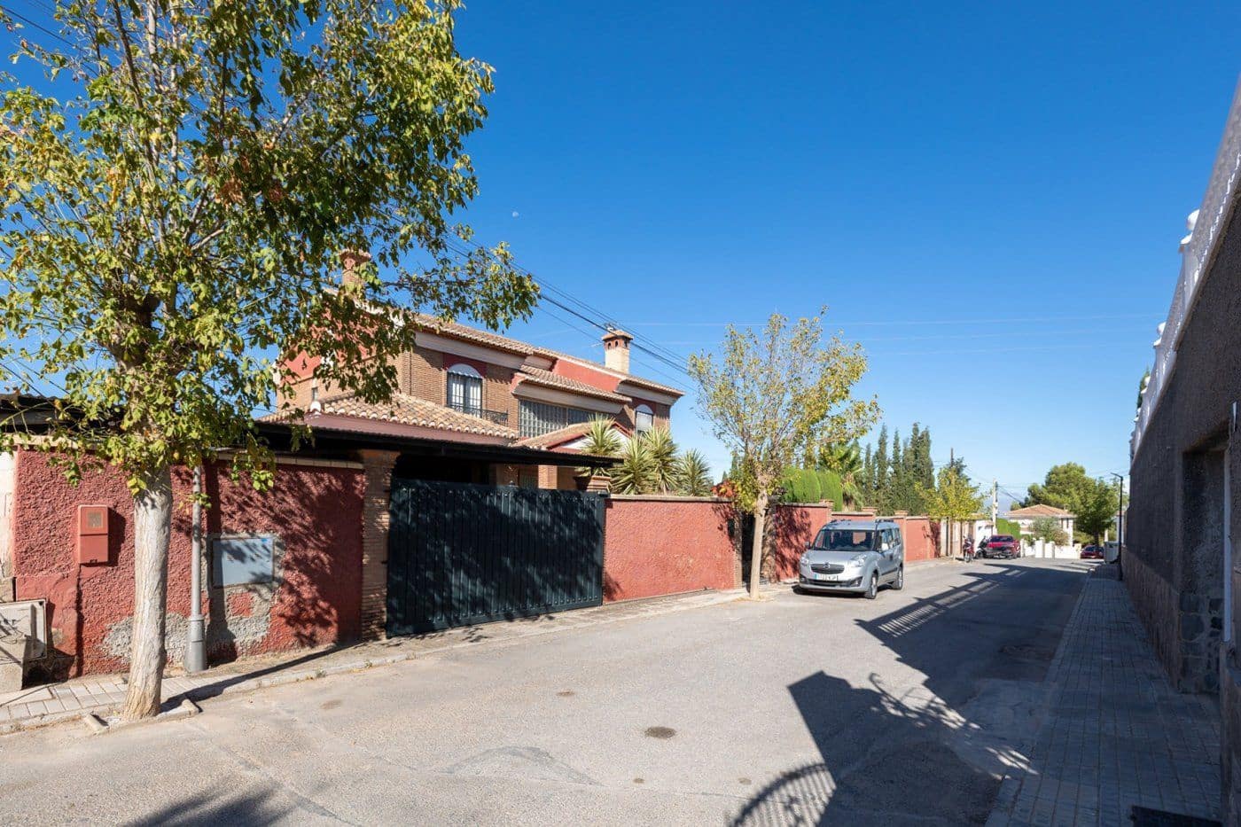 6 sypialnia Willa na sprzedaż w Gojar z basenem garażem - 699 900 € (Ref: 9534237)