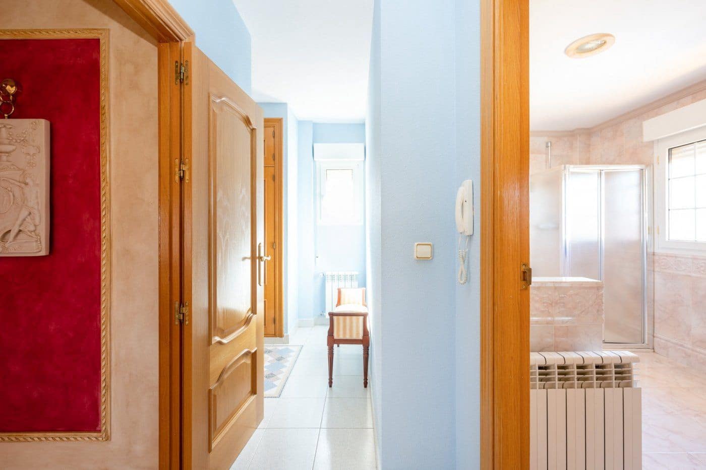 6 sypialnia Willa na sprzedaż w Gojar z basenem garażem - 699 900 € (Ref: 9534237)