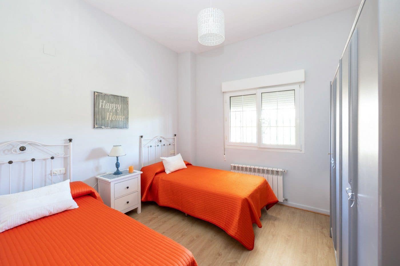 6 sypialnia Willa na sprzedaż w Gojar z basenem garażem - 699 900 € (Ref: 9534237)