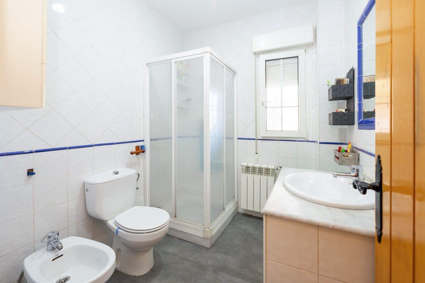 6 sypialnia Willa na sprzedaż w Gojar z basenem garażem - 699 900 € (Ref: 9534237)