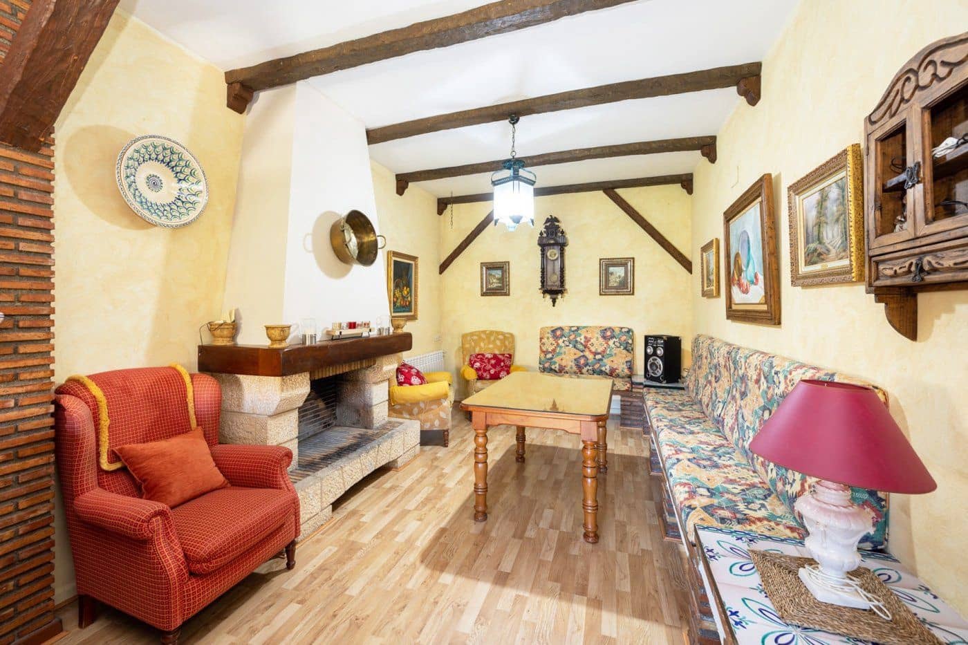 6 sypialnia Willa na sprzedaż w Gojar z basenem garażem - 699 900 € (Ref: 9534237)