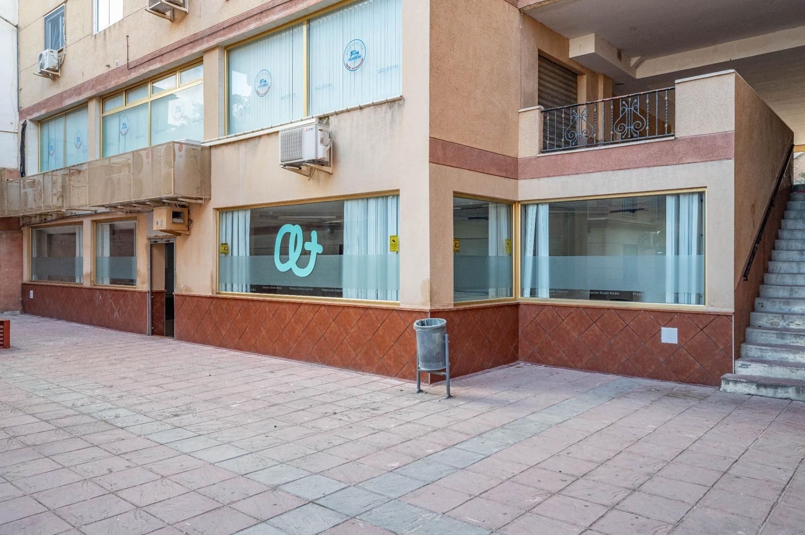 Kommersiell til salgs i Las Gabias - € 99 900 (Ref: 9534239)