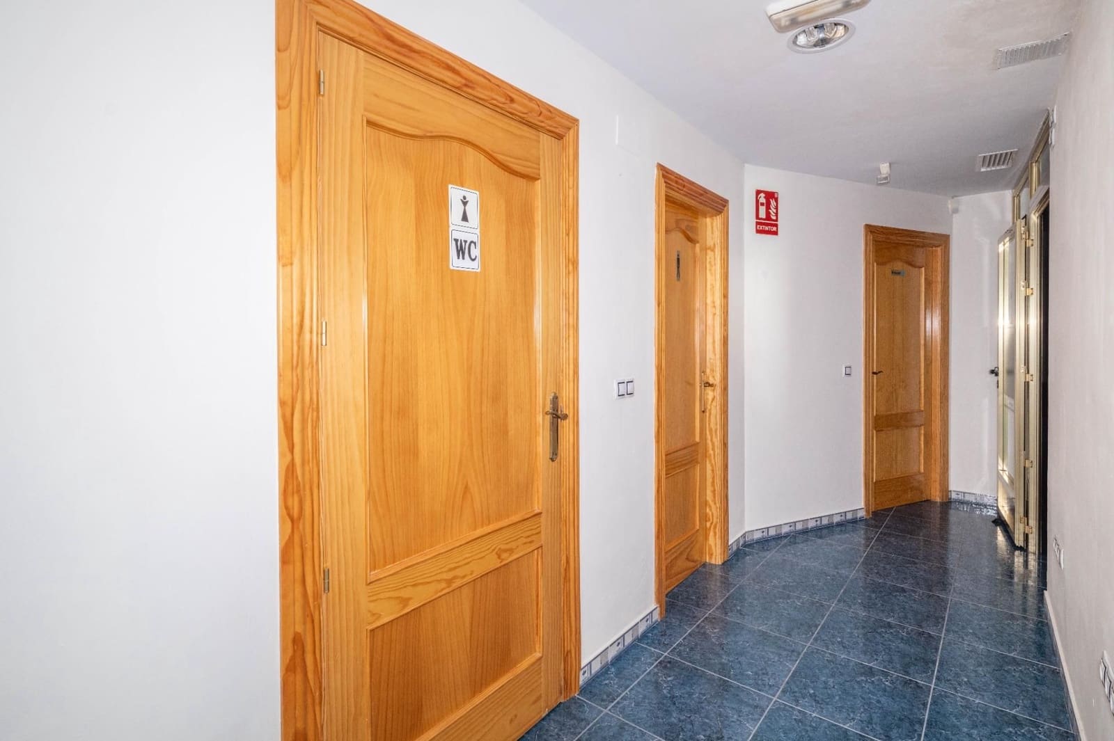 Kommersiell til salgs i Las Gabias - € 99 900 (Ref: 9534239)