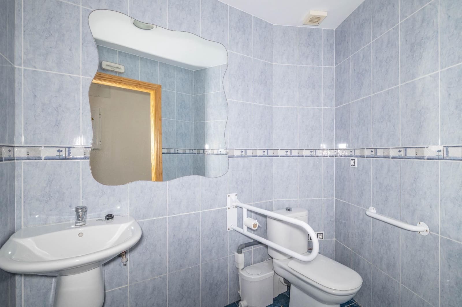 Kommersiell til salgs i Las Gabias - € 99 900 (Ref: 9534239)