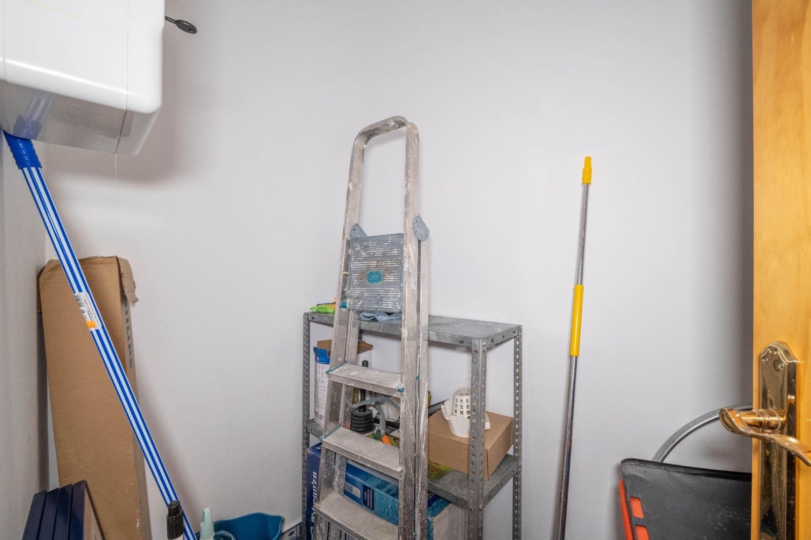 Kommersiell til salgs i Las Gabias - € 99 900 (Ref: 9534239)