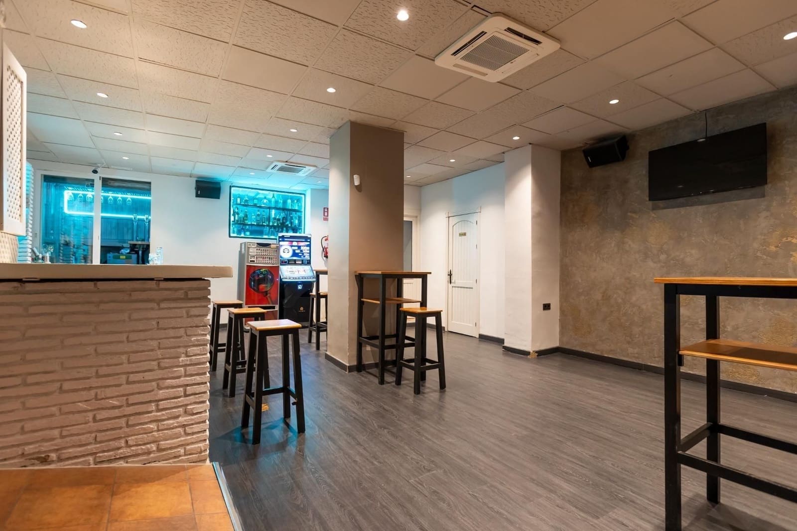 Commercial for sale in Almunecar - € 159,900 (Ref: 9534244)