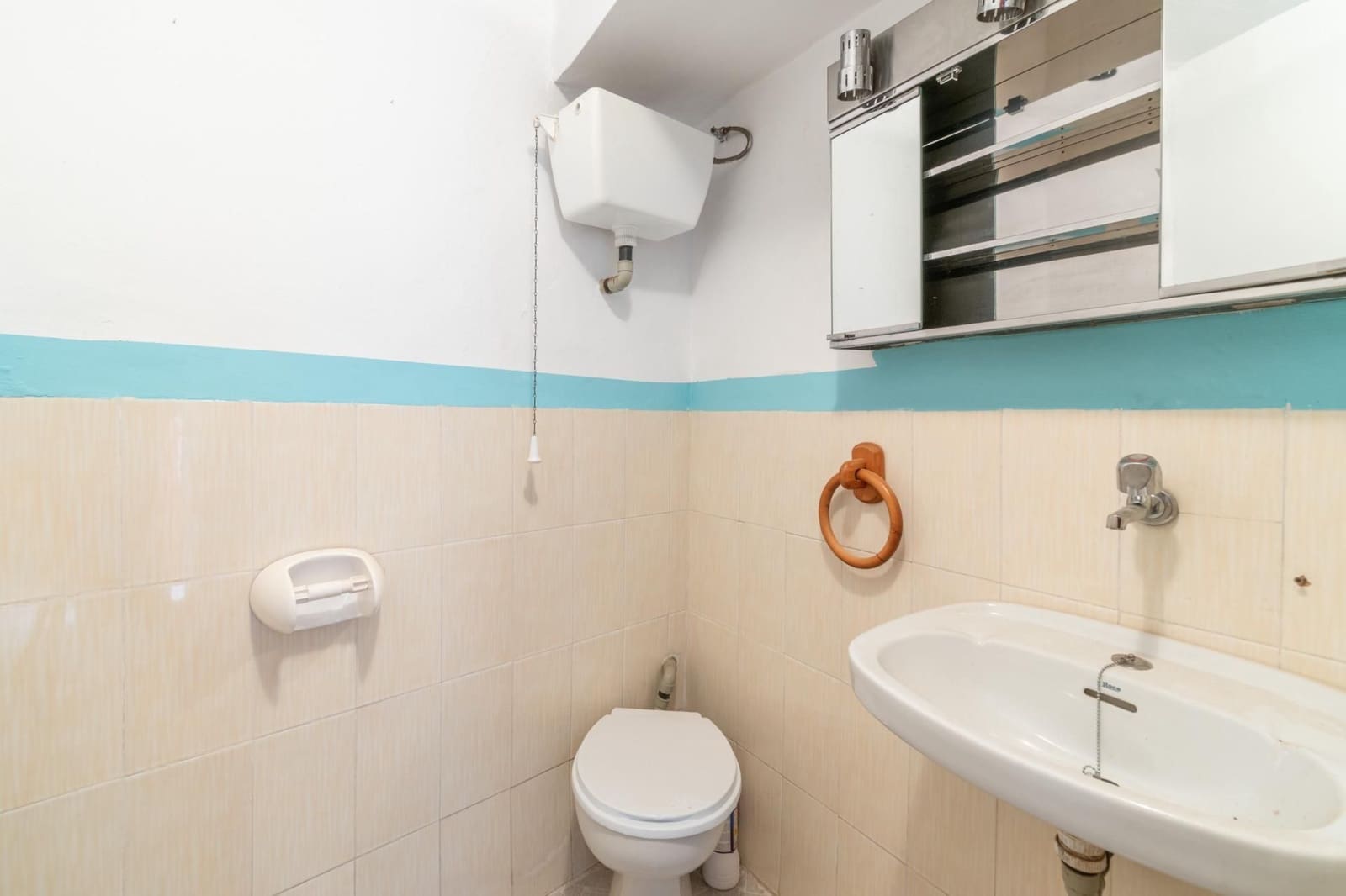 5 makuuhuone Omakotitalo myytävänä paikassa Durcal - 80 000 € (Ref: 9534246)