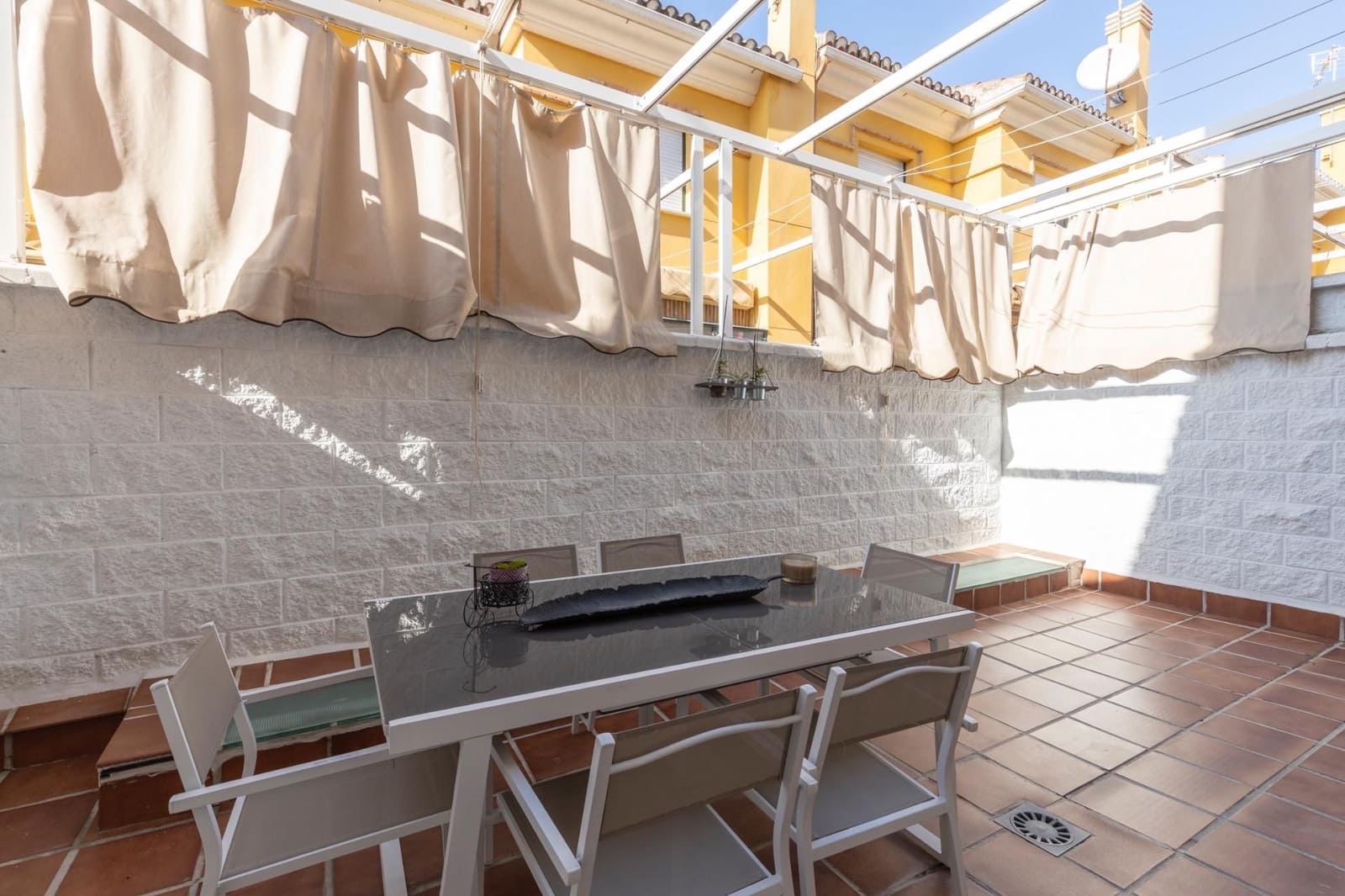 2 bedroom Townhouse for sale in Santa Fe with garage - € 265,000 (Ref: 9534247)