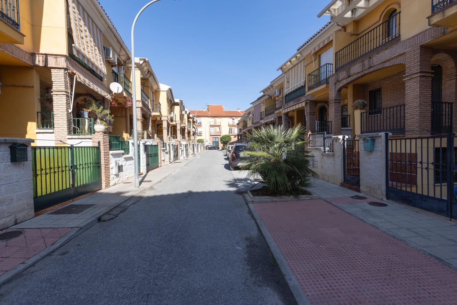 2 bedroom Townhouse for sale in Santa Fe with garage - € 265,000 (Ref: 9534247)
