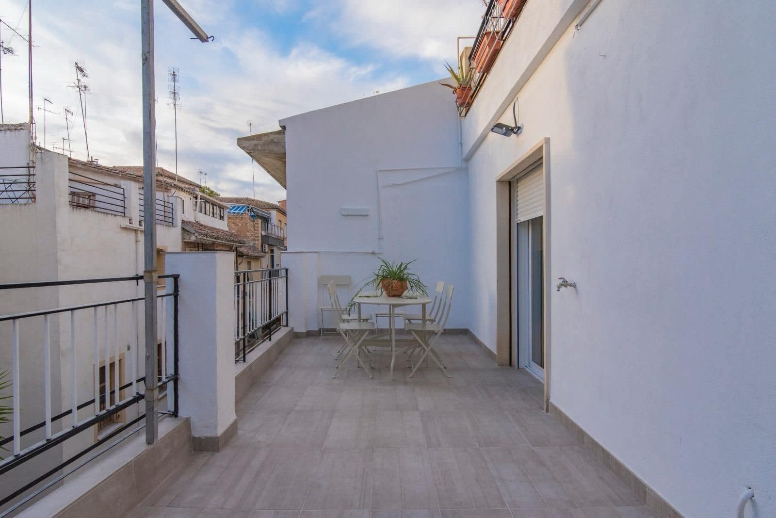 3 sypialnia Penthouse na sprzedaż w Miasto Grenada - 419 900 € (Ref: 9534255)