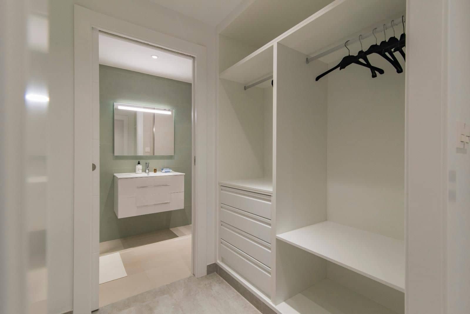 3 sypialnia Penthouse na sprzedaż w Miasto Grenada - 419 900 € (Ref: 9534255)