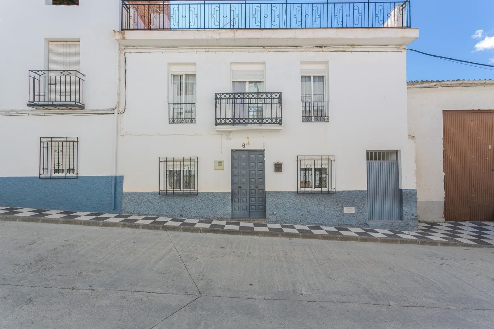 6 bedroom Townhouse for sale in Jayena - € 65,000 (Ref: 9534257)