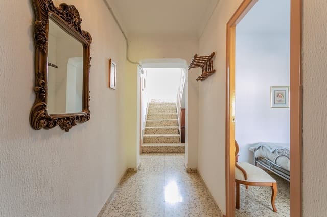 6 makuuhuone Omakotitalo myytävänä paikassa Jayena - 65 000 € (Ref: 9534257)