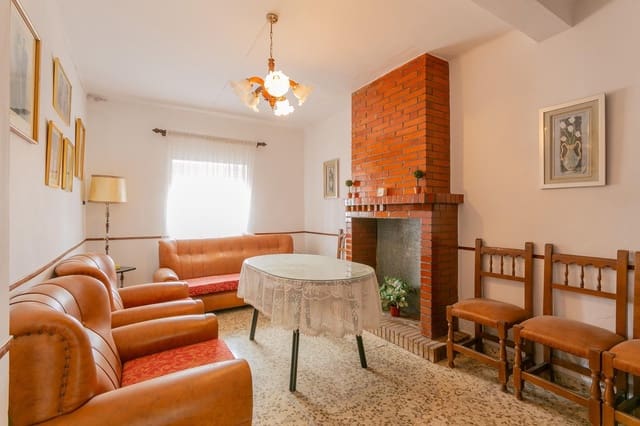 6 makuuhuone Omakotitalo myytävänä paikassa Jayena - 65 000 € (Ref: 9534257)