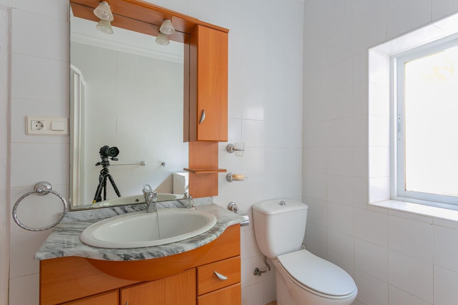 6 bedroom Townhouse for sale in Jayena - € 65,000 (Ref: 9534257)