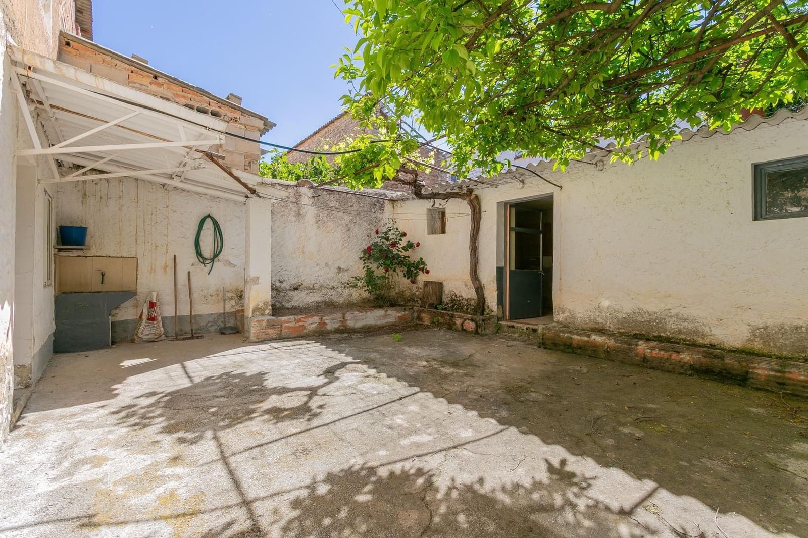 6 bedroom Townhouse for sale in Jayena - € 65,000 (Ref: 9534257)