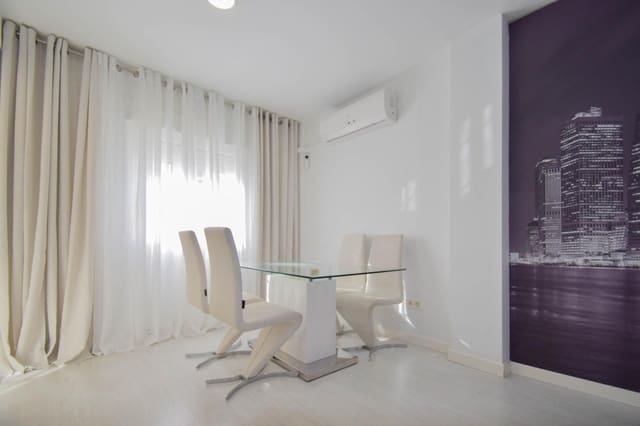 3 makuuhuone Omakotitalo myytävänä paikassa Cúllar Vega mukana uima-altaan 
autotalli - 240 000 € (Ref: 9534258)