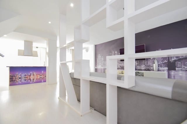 3 makuuhuone Omakotitalo myytävänä paikassa Cúllar Vega mukana uima-altaan 
autotalli - 240 000 € (Ref: 9534258)