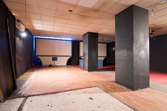 Gewerbe zu verkaufen in Camino de Ronda - Rosaleda, Granada Stadt - 200.000 € (Ref: 9534261)