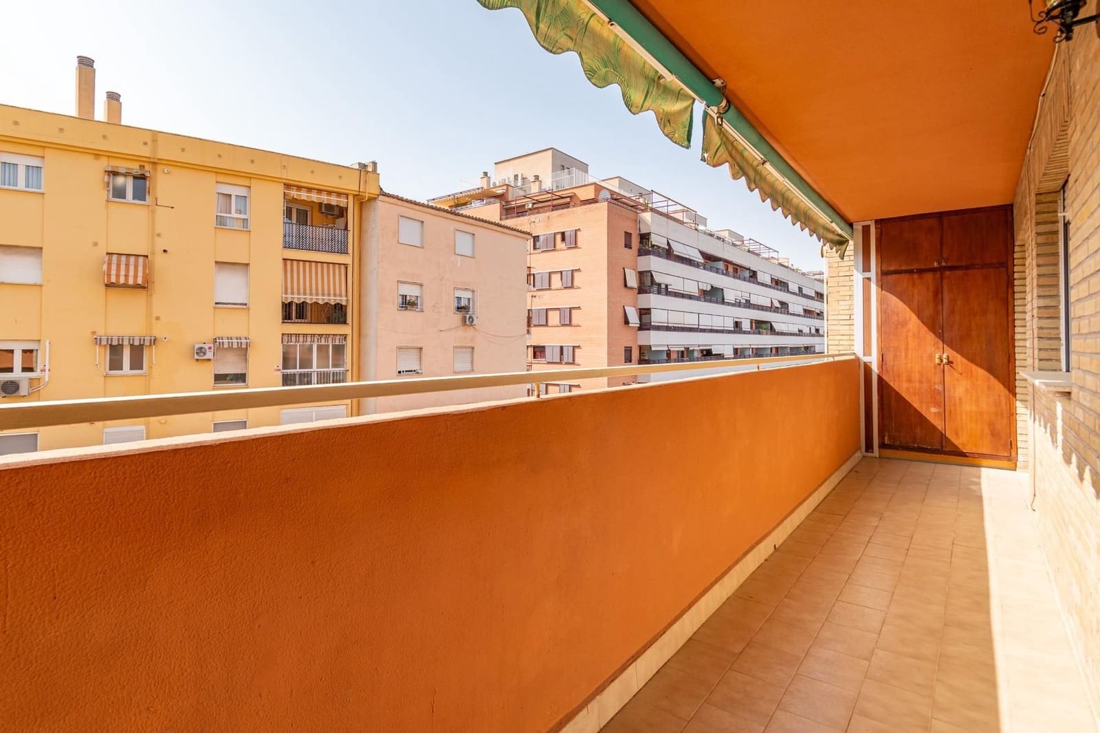 2 soveværelse Lejlighed til salg i Granada by med garage - € 235.000 (Ref: 9534262)