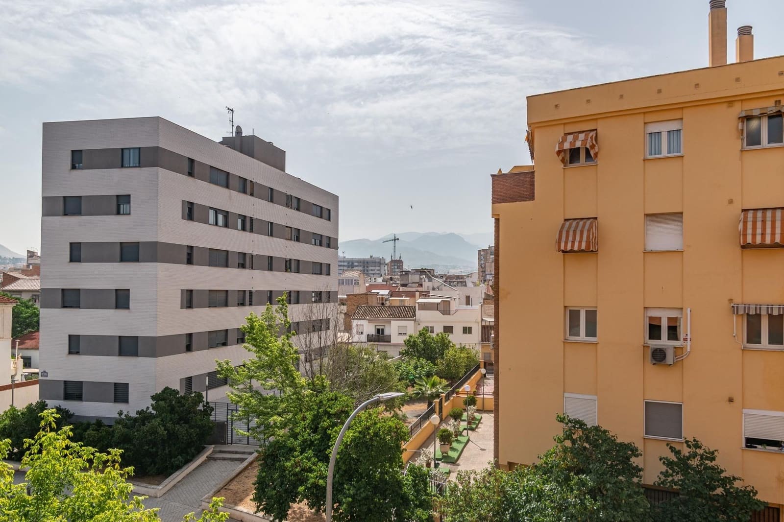 2 soveværelse Lejlighed til salg i Granada by med garage - € 235.000 (Ref: 9534262)