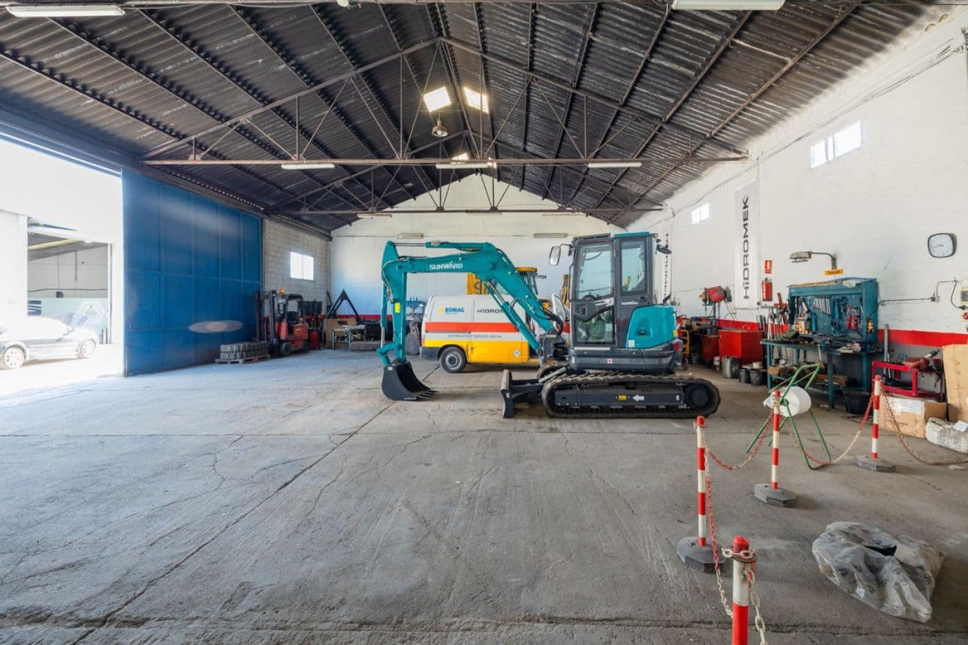 Kommersiell til salgs i Granada by - € 1 500 000 (Ref: 9534264)