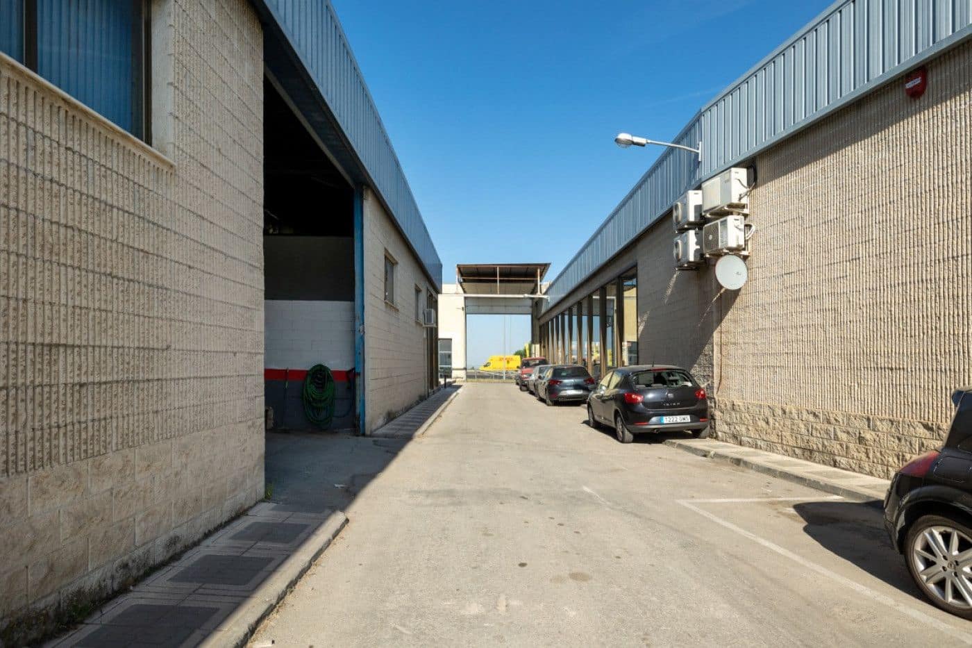 Kommersiell til salgs i Granada by - € 1 500 000 (Ref: 9534264)