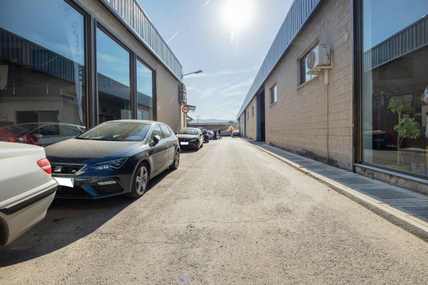 Kommersiell til salgs i Granada by - € 1 500 000 (Ref: 9534264)