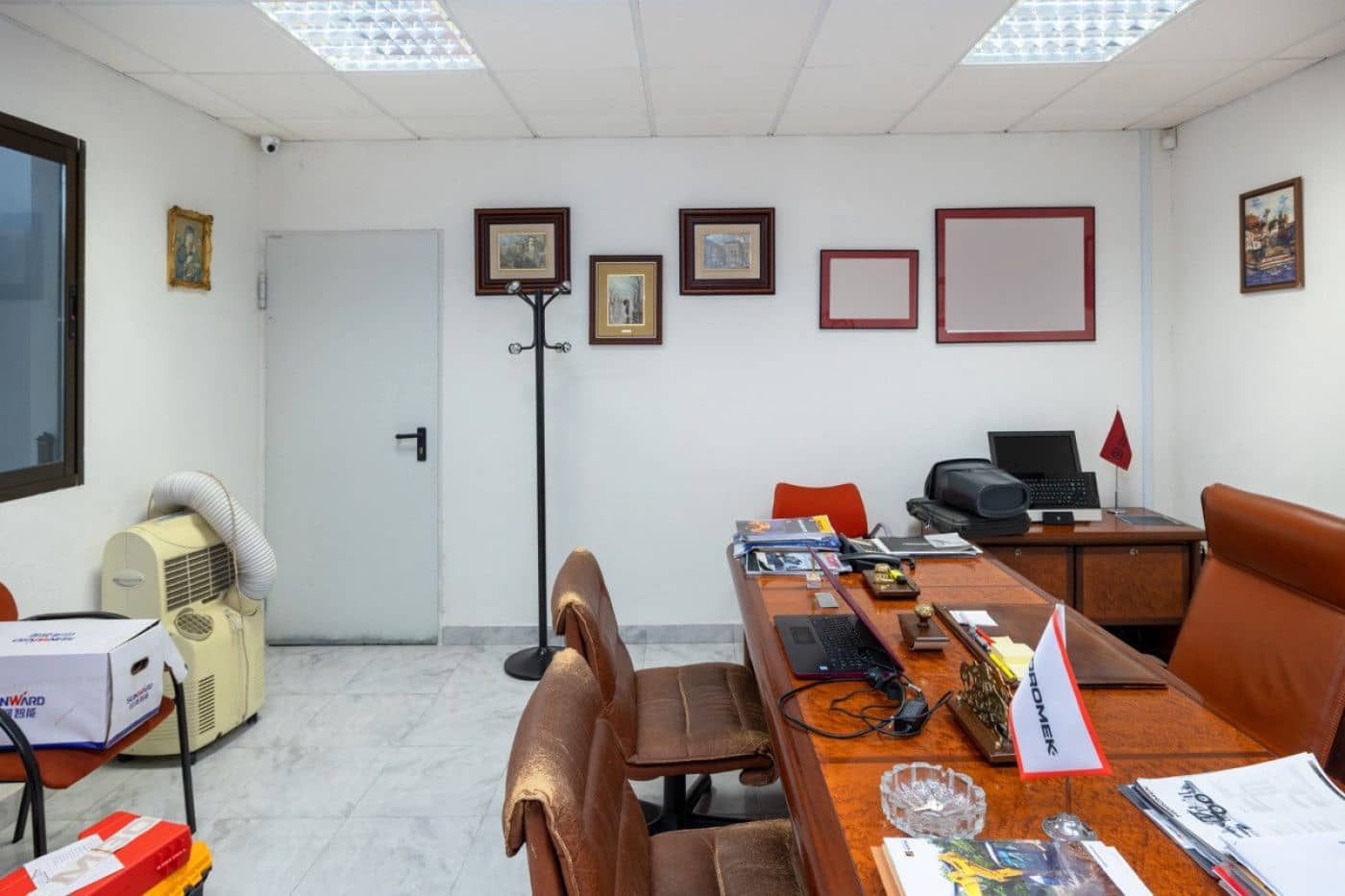 Kommersiell til salgs i Granada by - € 1 500 000 (Ref: 9534264)