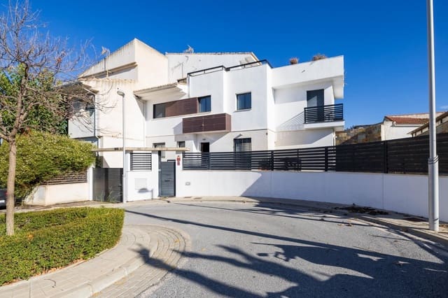 4 soveværelse Semi-Rækkehus til salg i Huétor Vega med swimmingpool garage - € 458.000 (Ref: 9534266)