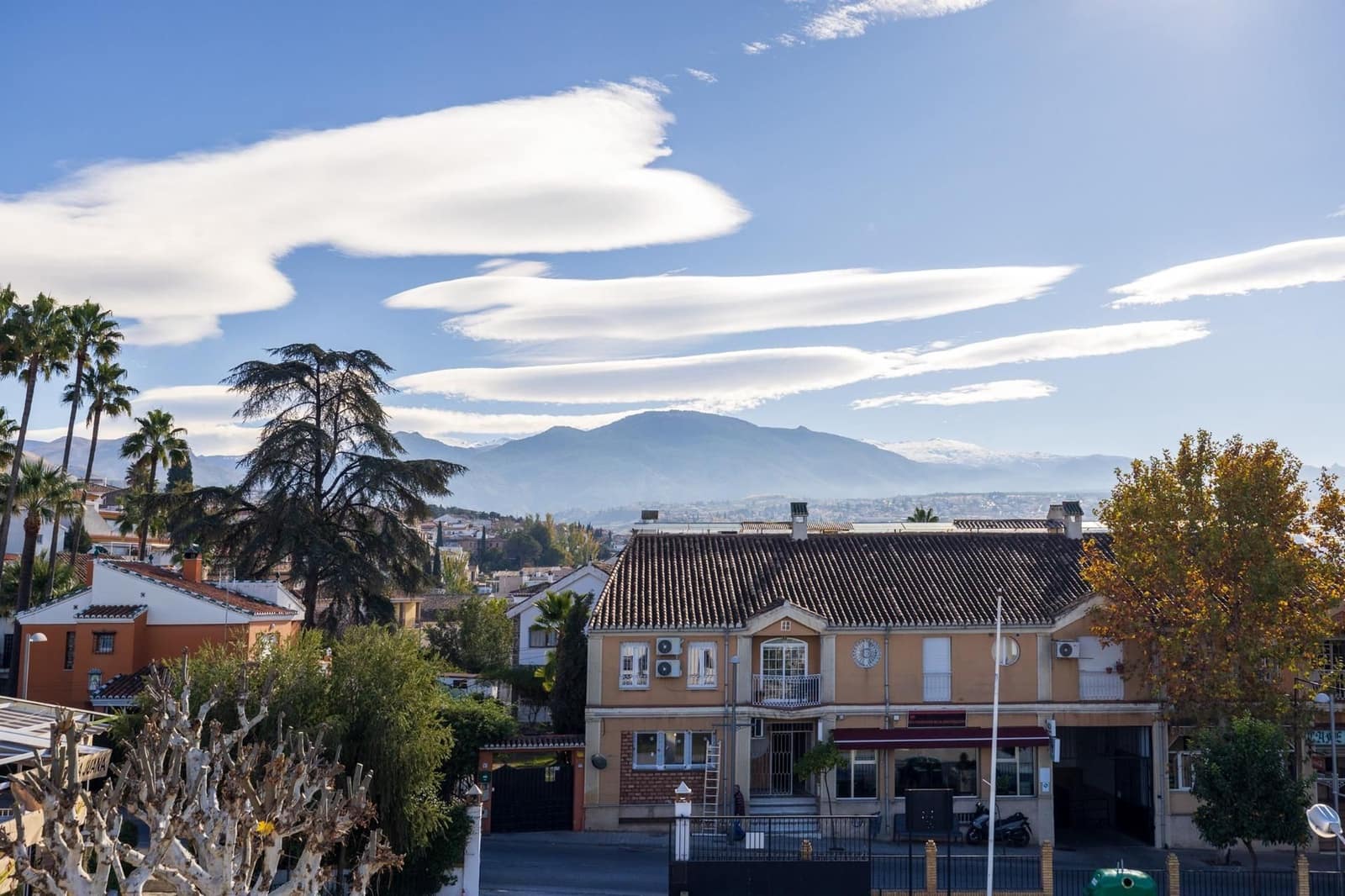 4 soveværelse Semi-Rækkehus til salg i Huetor Vega med swimmingpool garage - € 458.000 (Ref: 9534266)