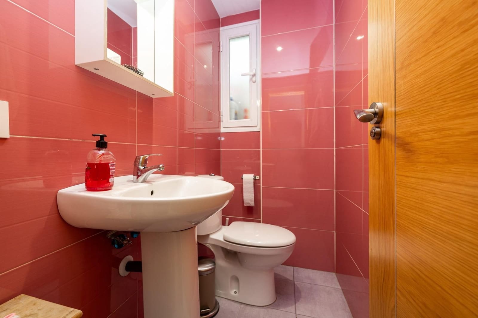 4 makuuhuone Omakotitalo myytävänä paikassa Granada kaupunki mukana 
autotalli - 550 000 € (Ref: 9534267)