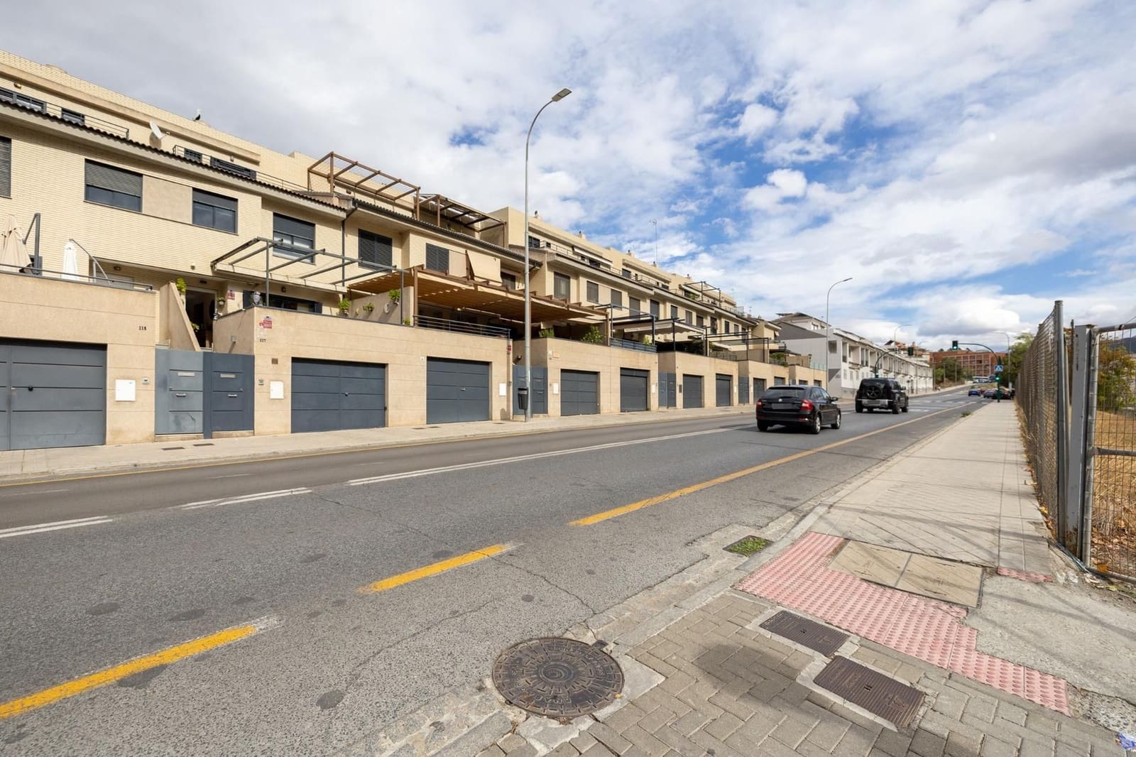 4 makuuhuone Omakotitalo myytävänä paikassa Granada kaupunki mukana 
autotalli - 550 000 € (Ref: 9534267)