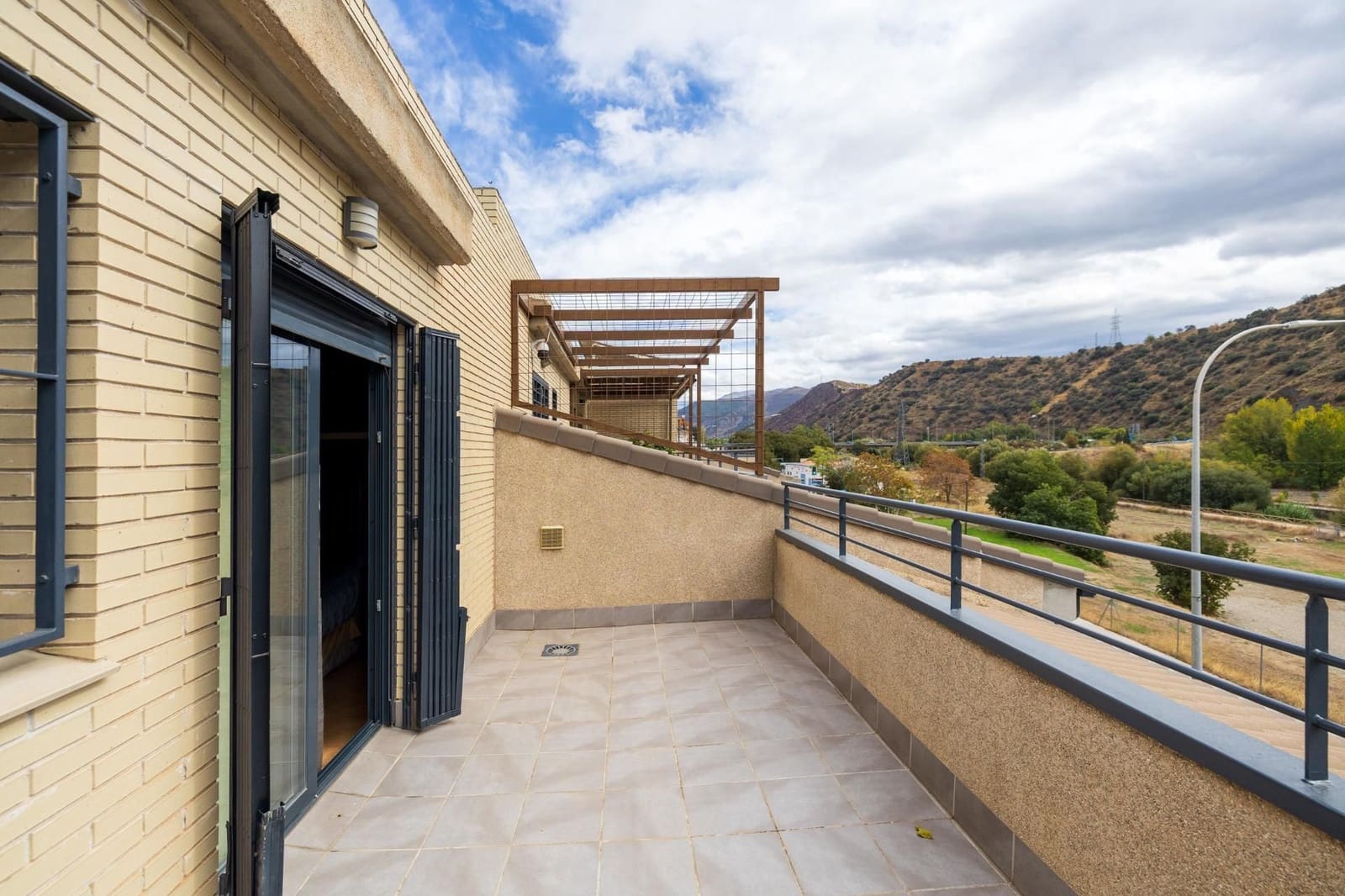 4 makuuhuone Omakotitalo myytävänä paikassa Granada kaupunki mukana 
autotalli - 550 000 € (Ref: 9534267)