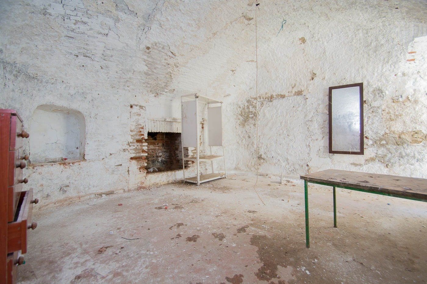 Hulehus til salg i Granada by - € 175.000 (Ref: 9534269)