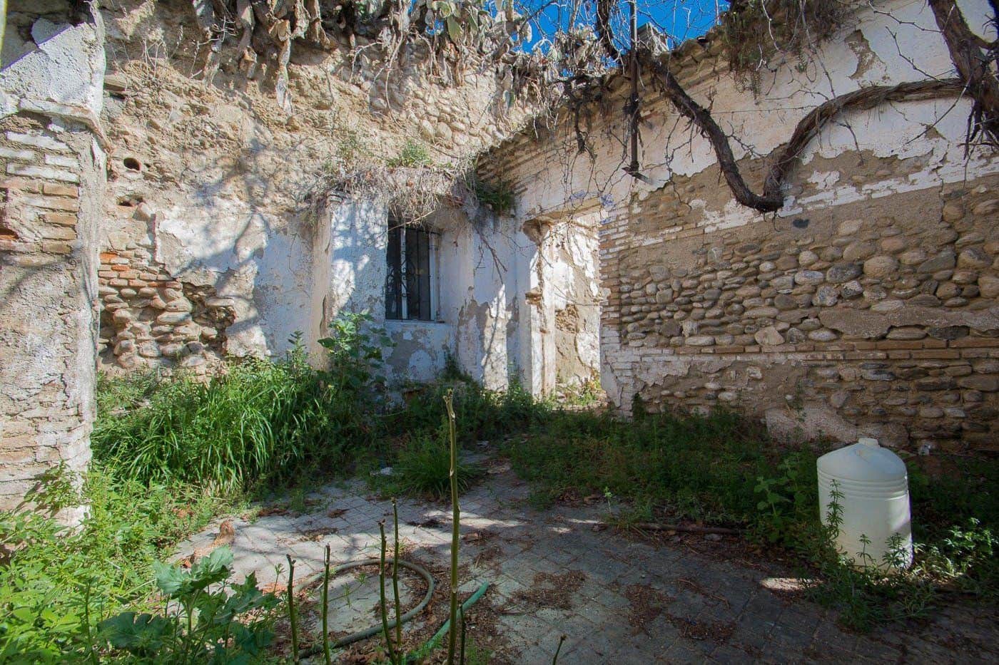 Hulehus til salg i Granada by - € 175.000 (Ref: 9534269)