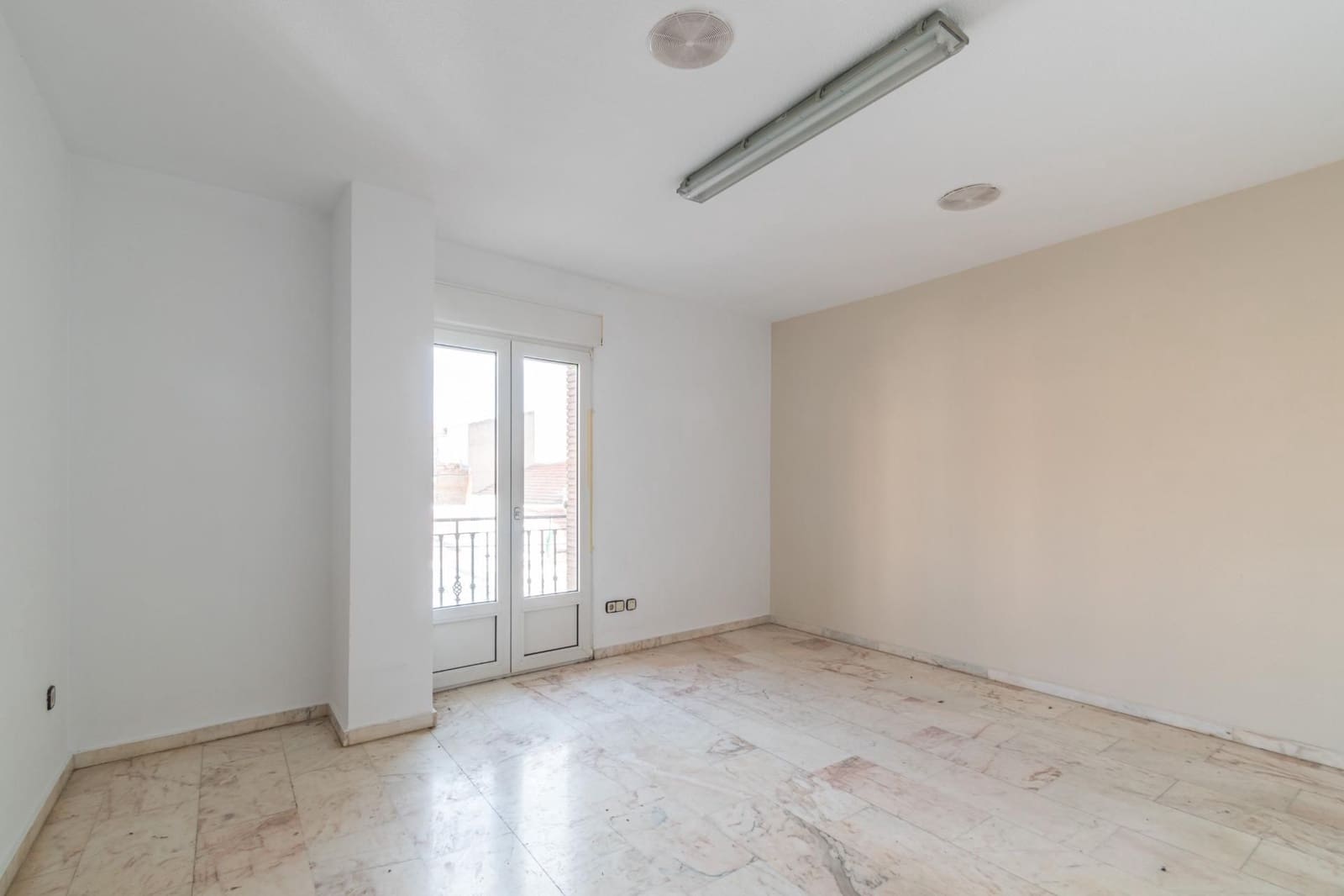 6 slaapkamer Flat te koop in Armilla met garage - € 254.900 (Ref: 9534273)