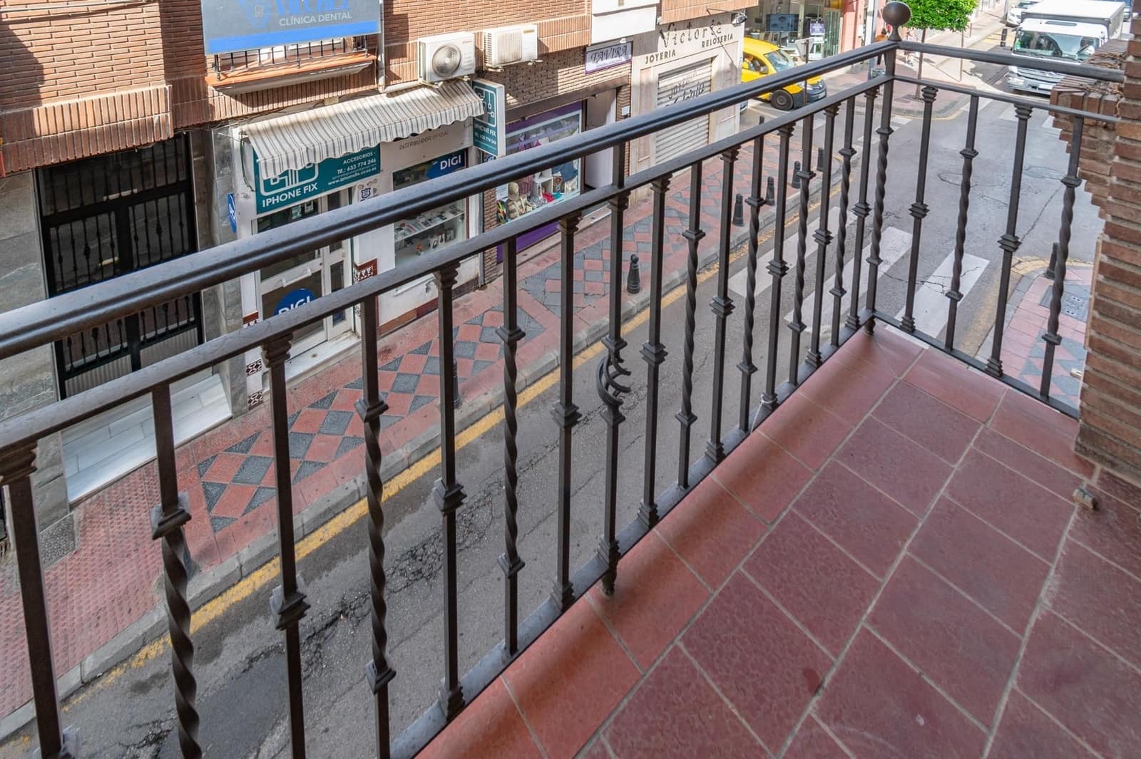 6 slaapkamer Flat te koop in Armilla met garage - € 254.900 (Ref: 9534273)