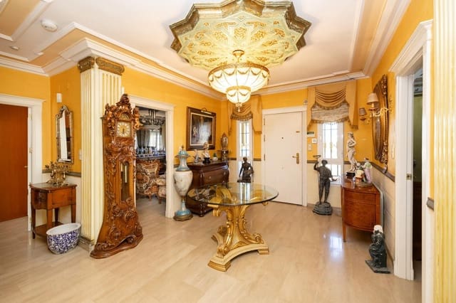 Chalet de 7 habitaciones en Ogíjares en venta con piscina garaje - 995.000 € (Ref: 9534275)