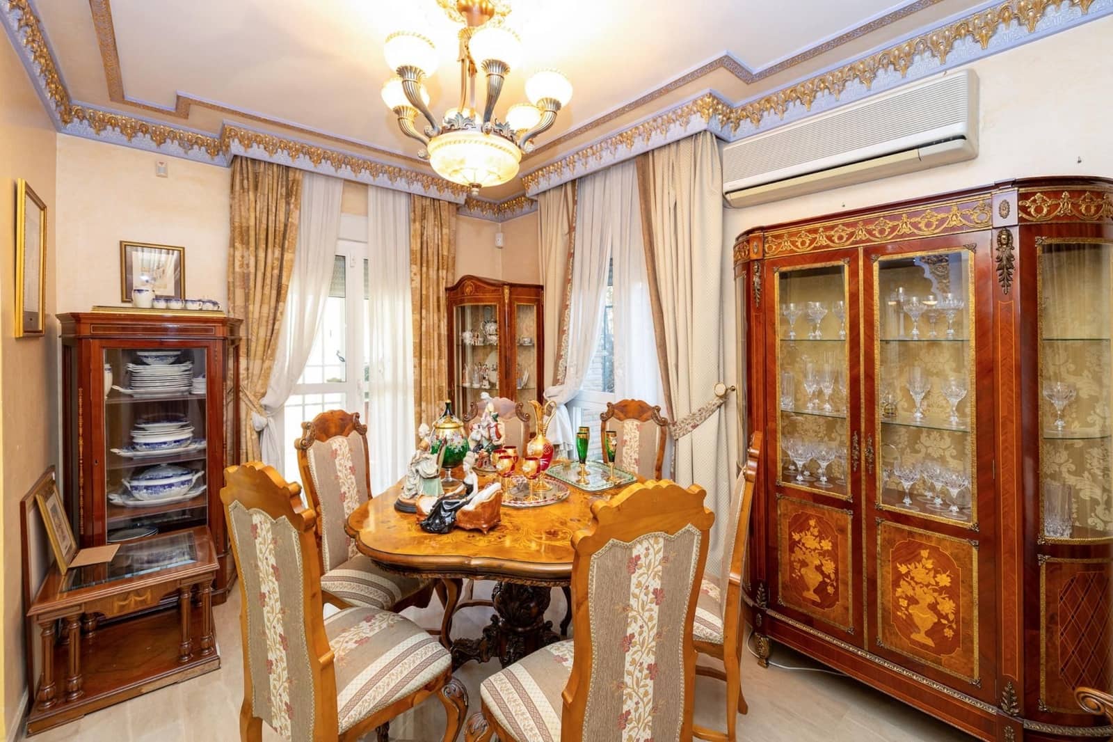 Chalet de 7 habitaciones en Ogíjares en venta con piscina garaje - 995.000 € (Ref: 9534275)