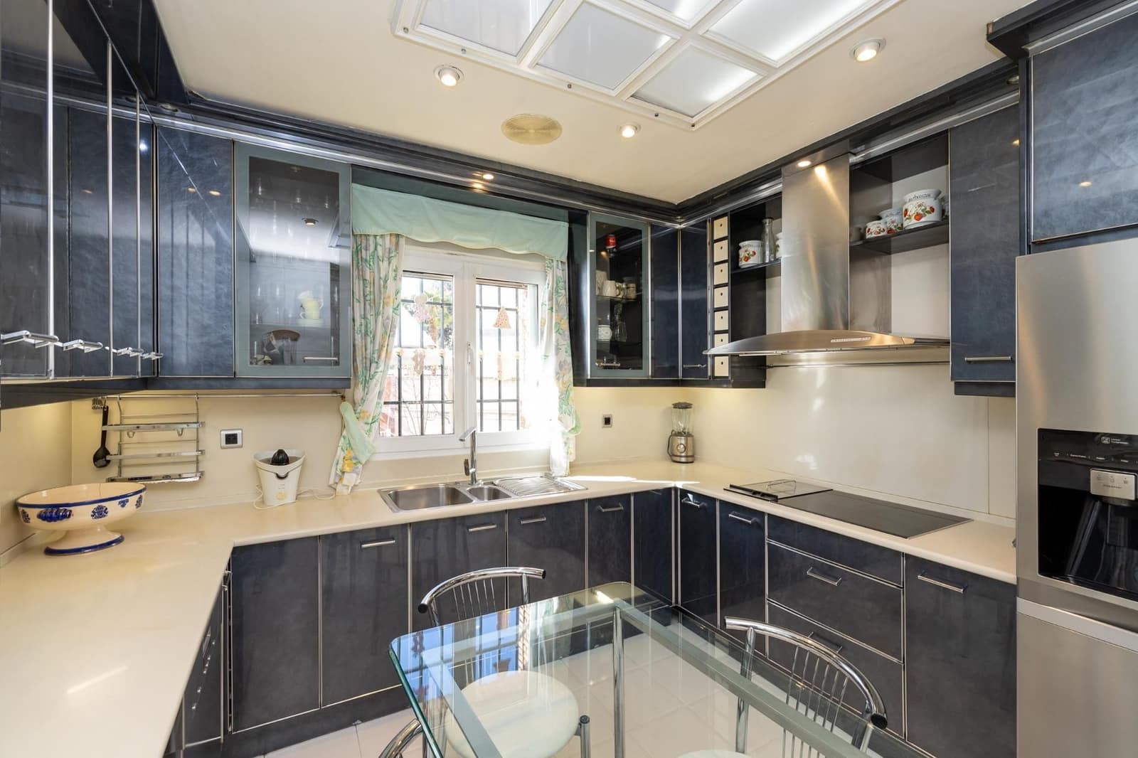 Chalet de 7 habitaciones en Ogíjares en venta con piscina garaje - 995.000 € (Ref: 9534275)