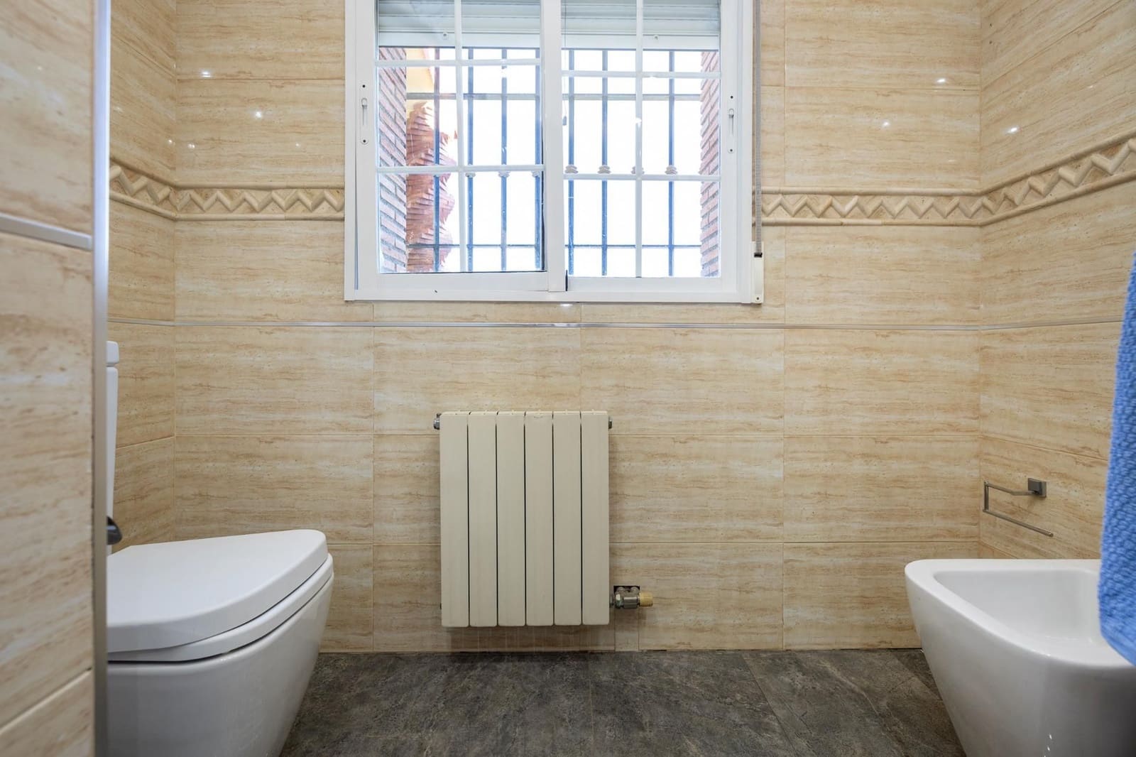 Chalet de 7 habitaciones en Ogíjares en venta con piscina garaje - 995.000 € (Ref: 9534275)