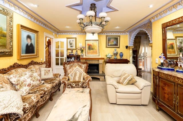 Chalet de 7 habitaciones en Ogíjares en venta con piscina garaje - 995.000 € (Ref: 9534275)