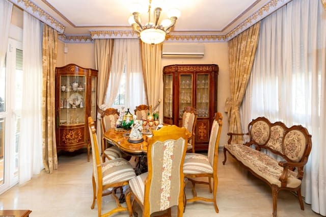 Chalet de 7 habitaciones en Ogíjares en venta con piscina garaje - 995.000 € (Ref: 9534275)