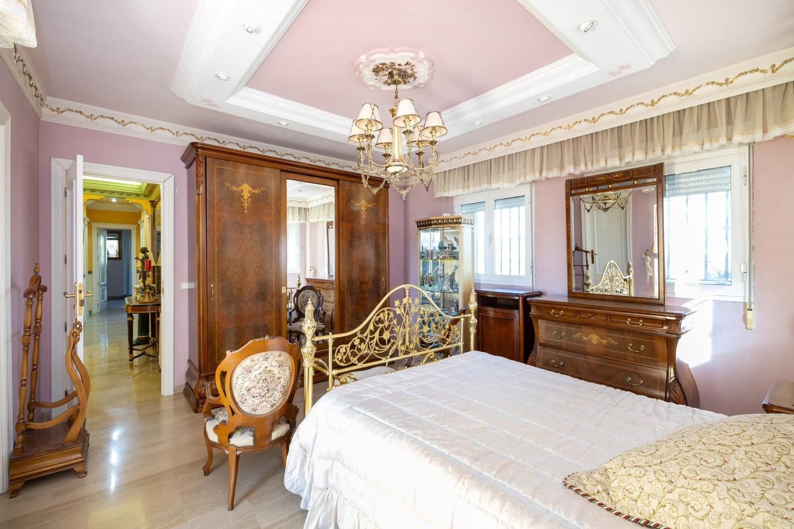 Chalet de 7 habitaciones en Ogíjares en venta con piscina garaje - 995.000 € (Ref: 9534275)