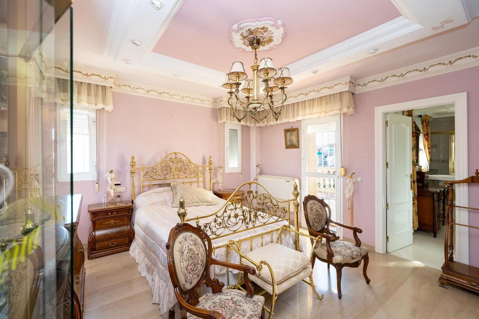 Chalet de 7 habitaciones en Ogíjares en venta con piscina garaje - 995.000 € (Ref: 9534275)